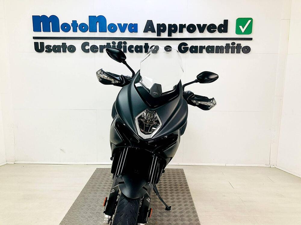 MV Agusta Turismo Veloce 800 Lusso SCS (2021 - 24) (2)