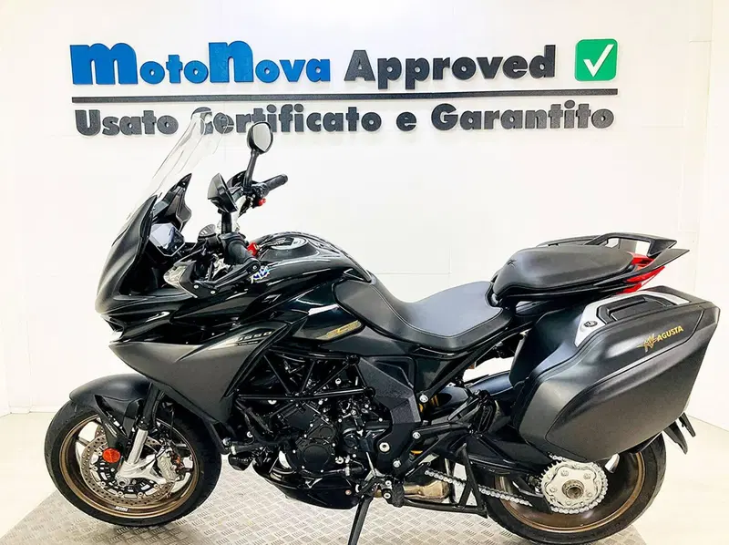 MV Agusta Turismo Veloce 800 Lusso SCS (2021 - 26) (2)