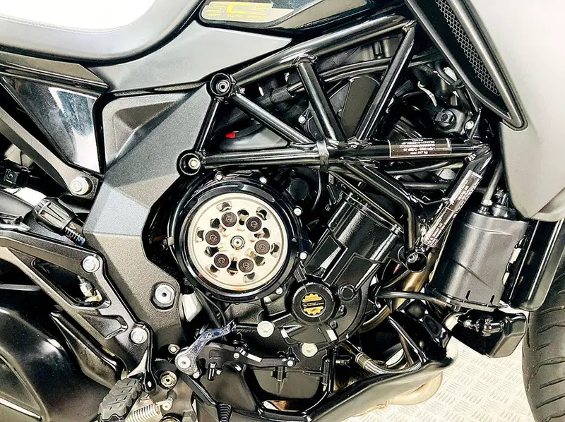 MV Agusta Turismo Veloce 800 Lusso SCS (2021 - 26) (9)
