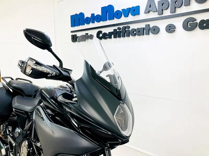 MV Agusta Turismo Veloce 800 Lusso SCS (2021 - 26) (11)