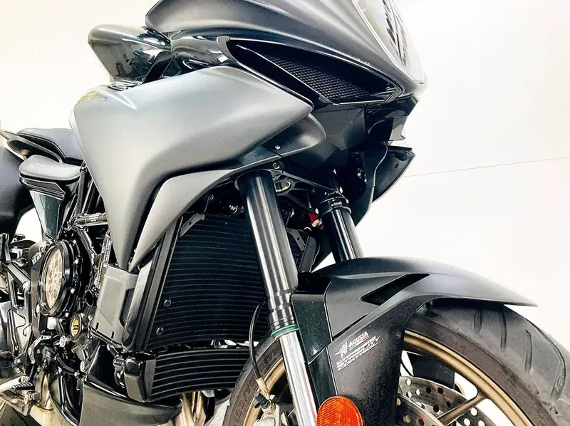 MV Agusta Turismo Veloce 800 Lusso SCS (2021 - 26) (12)