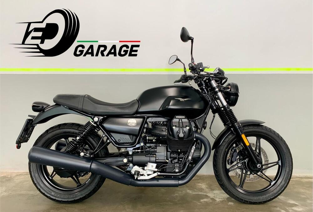 Moto Guzzi V7 Stone (2021 - 24)