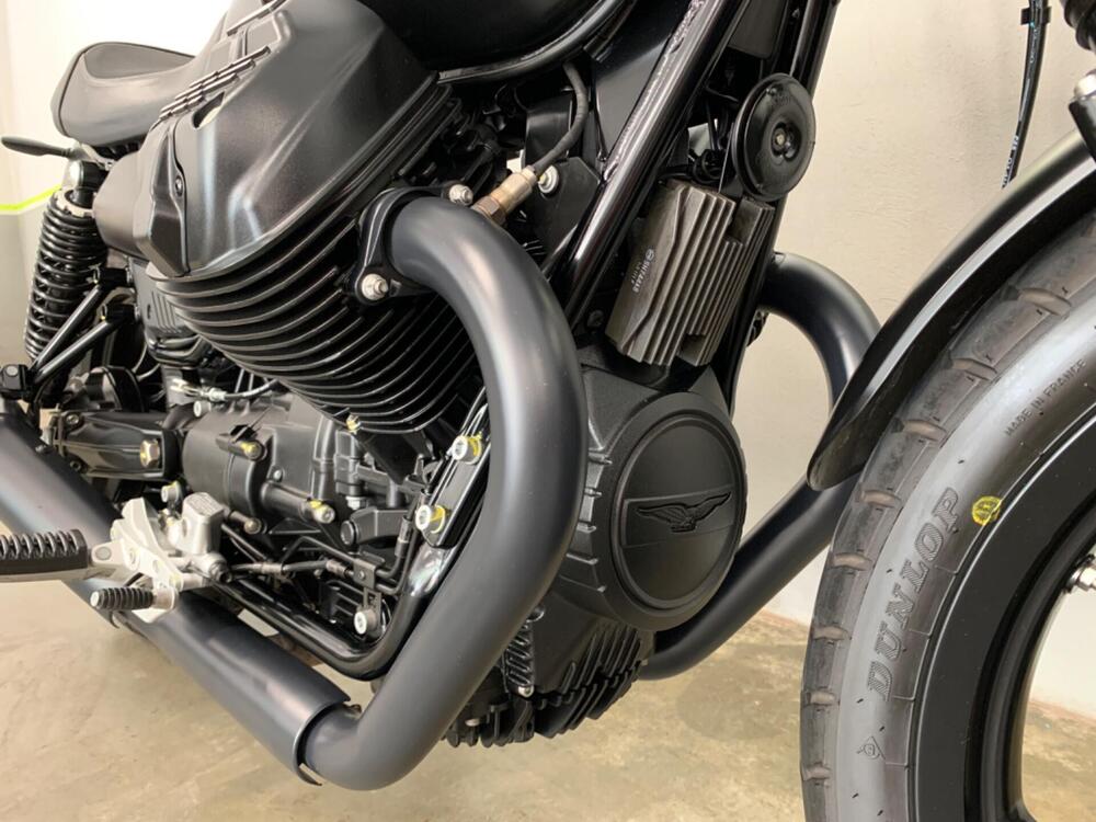 Moto Guzzi V7 Stone (2021 - 24) (4)