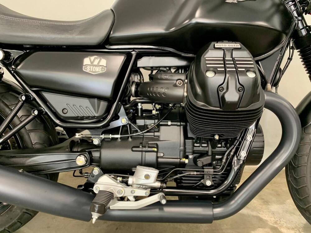 Moto Guzzi V7 Stone (2021 - 24) (5)