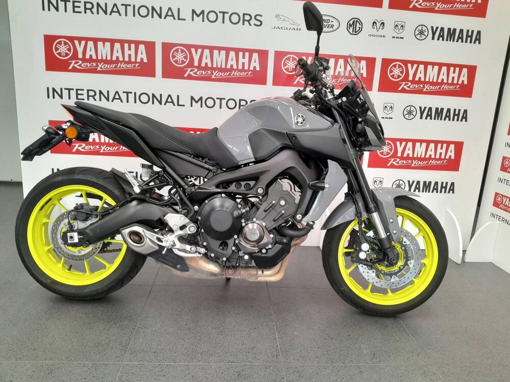 Yamaha MT-09 (2017 - 20) (2)