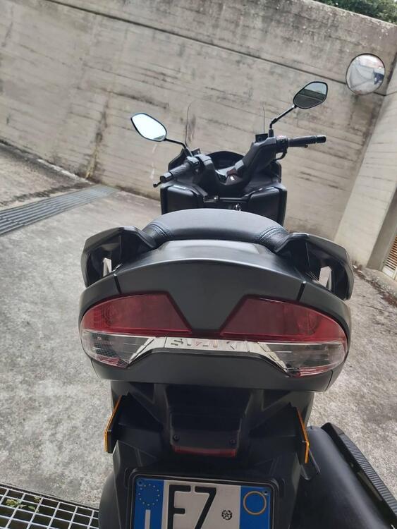 Suzuki Burgman 400 (2022 - 24) (2)