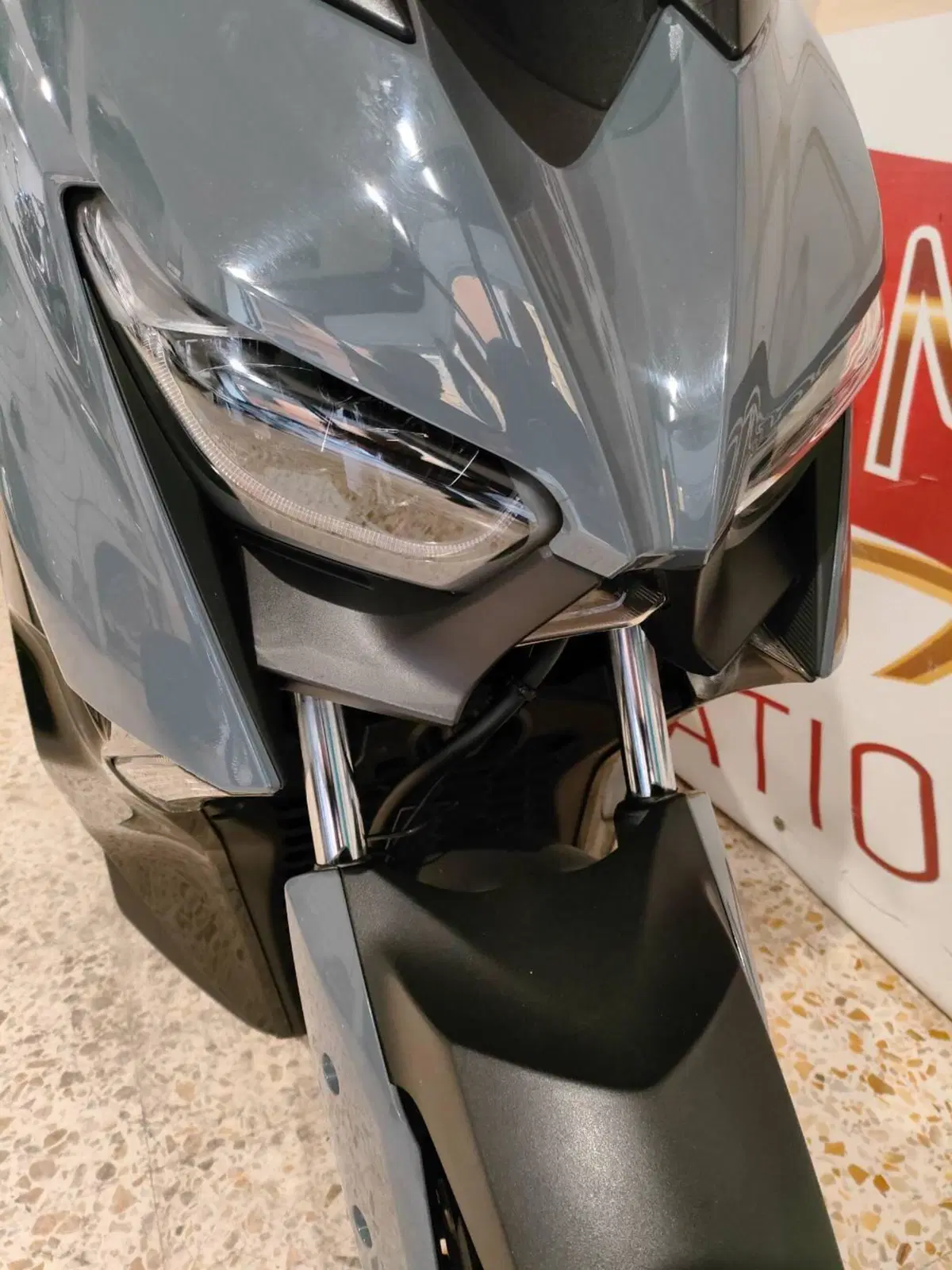 Yamaha X-Max 300 Tech Max (2021 - 24) (4)