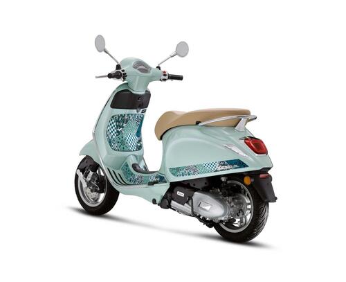 Ed ecco a voi la Vespa Primavera Batik! Strizza l'occhio all'Indonesia! [GALLERY] (5)