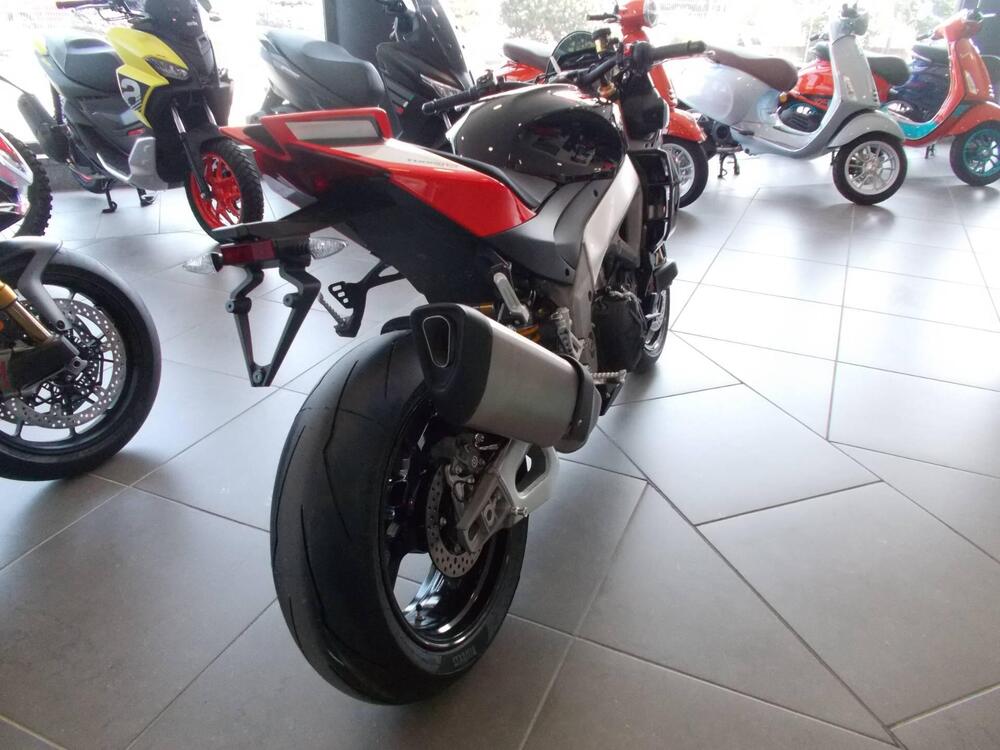 Aprilia Tuono 1100 V4 Factory SE-09 SBK (2024) (4)