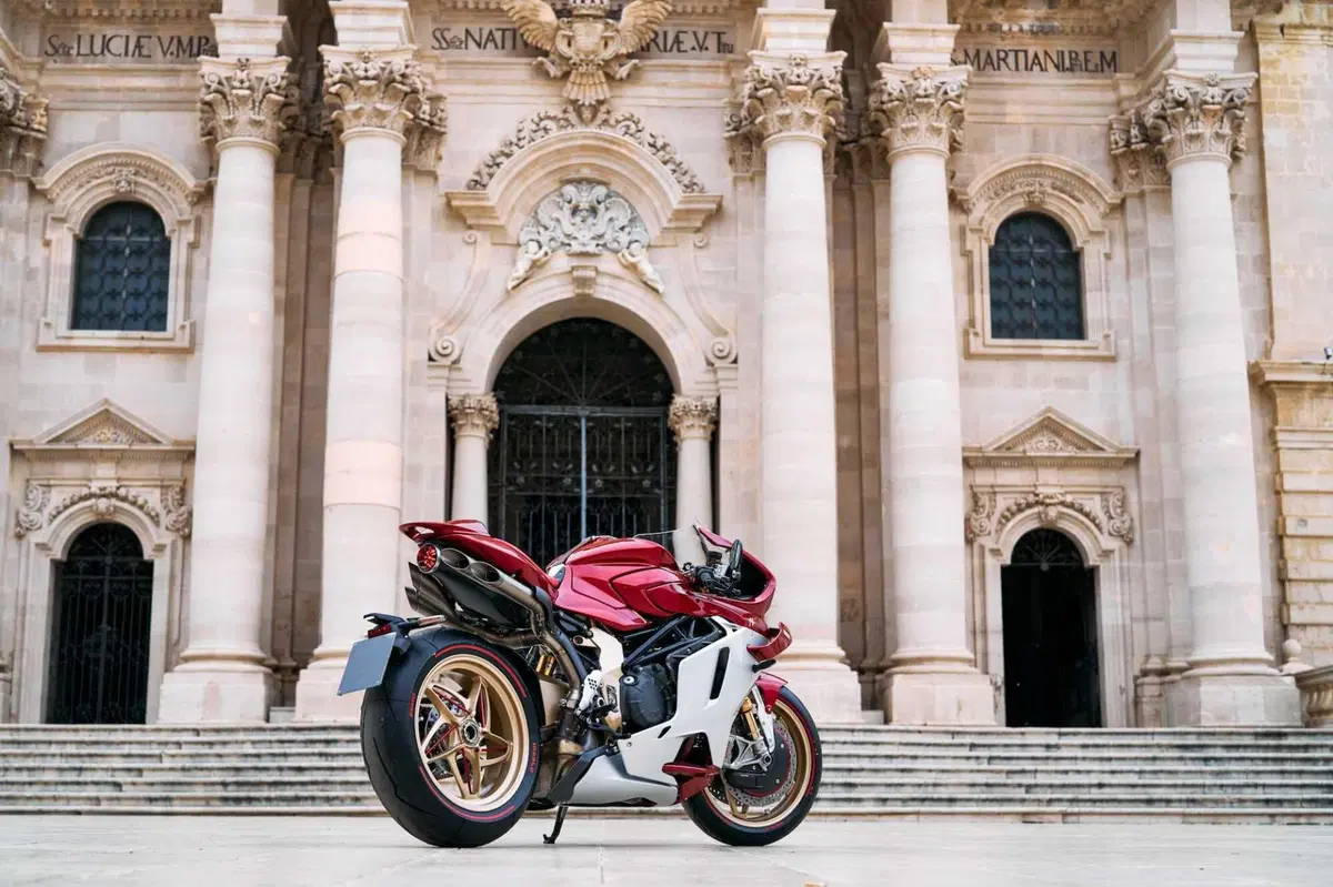 MV Agusta Superveloce 1000 Serie Oro: Alta Gioielleria [GALLERY] (8)