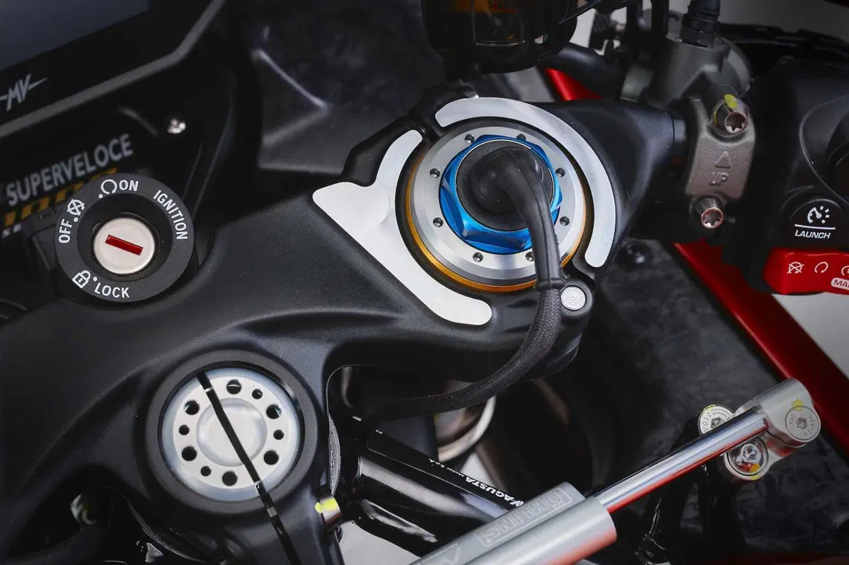 MV Agusta Superveloce 1000 Serie Oro: Alta Gioielleria [GALLERY] (13)