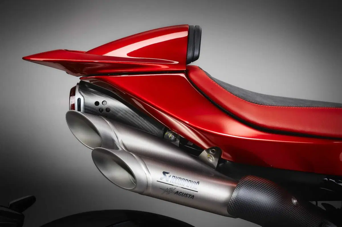 MV Agusta Superveloce 1000 Serie Oro: Alta Gioielleria [GALLERY] (20)