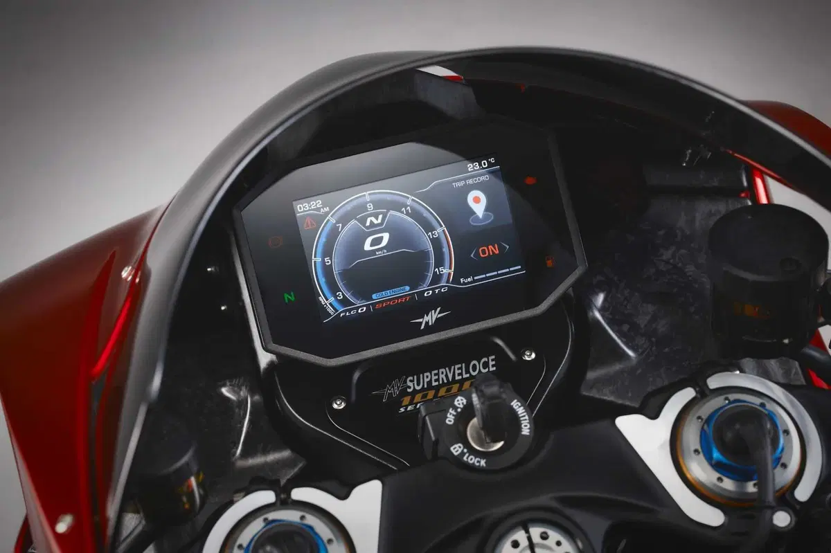 MV Agusta Superveloce 1000 Serie Oro: Alta Gioielleria (3)