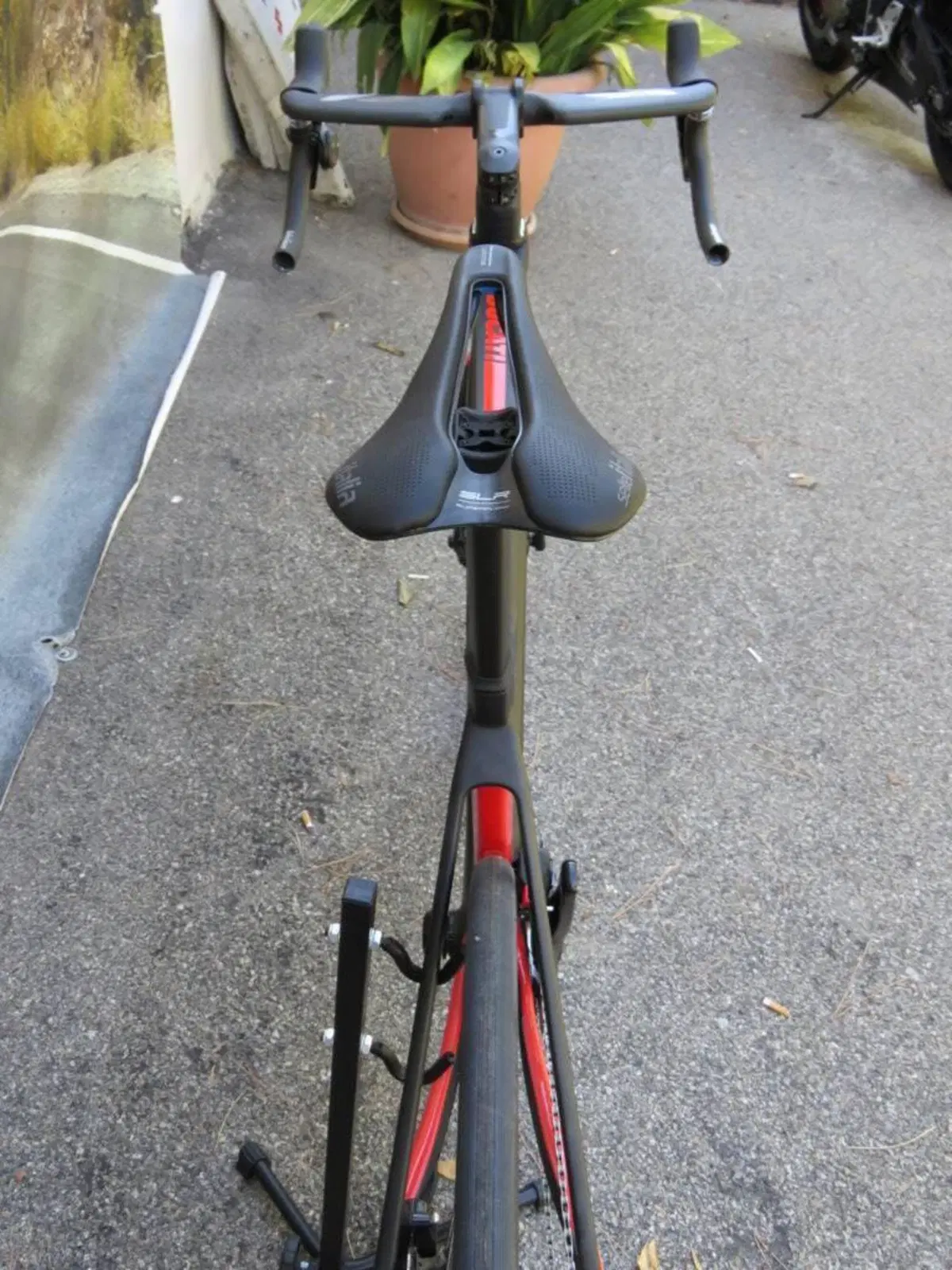 E-ROAD DUCATI FUTA AXS (14)