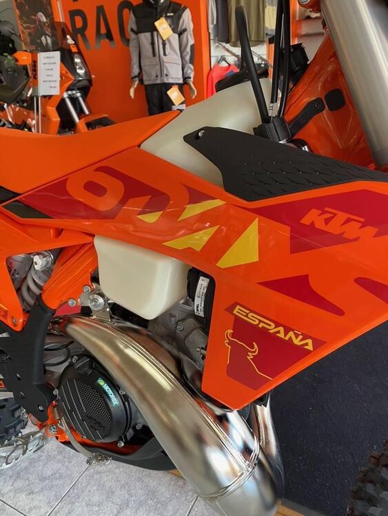 KTM EXC 250 Six Days (2025) (2)