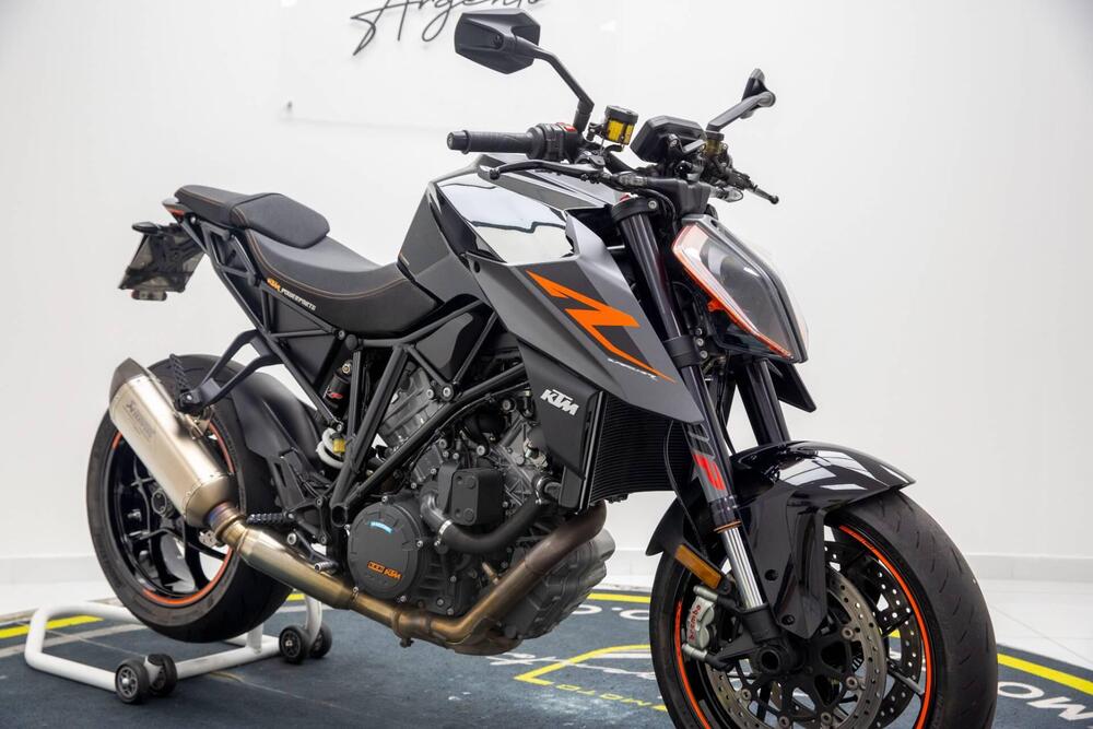 KTM 1290 Super Duke R (2019) (2)