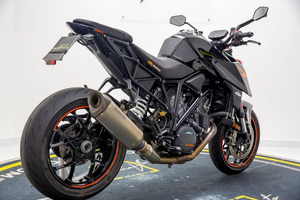 KTM 1290 Super Duke R (2019) (4)