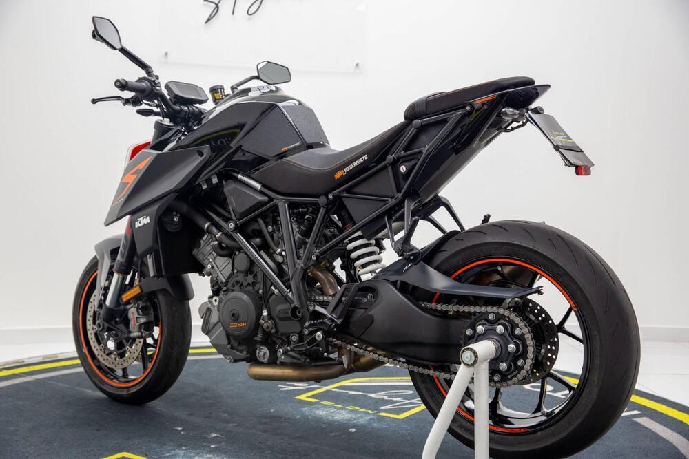 KTM 1290 Super Duke R (2019) (5)