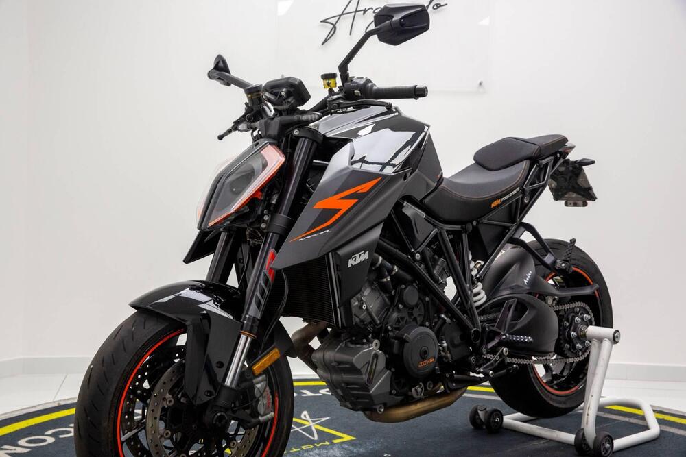 KTM 1290 Super Duke R (2019) (3)