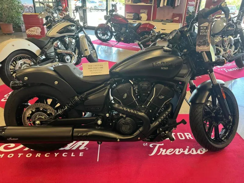 Indian Scout 1250 Bobber Limited + Tech (2025 - 26) (2)