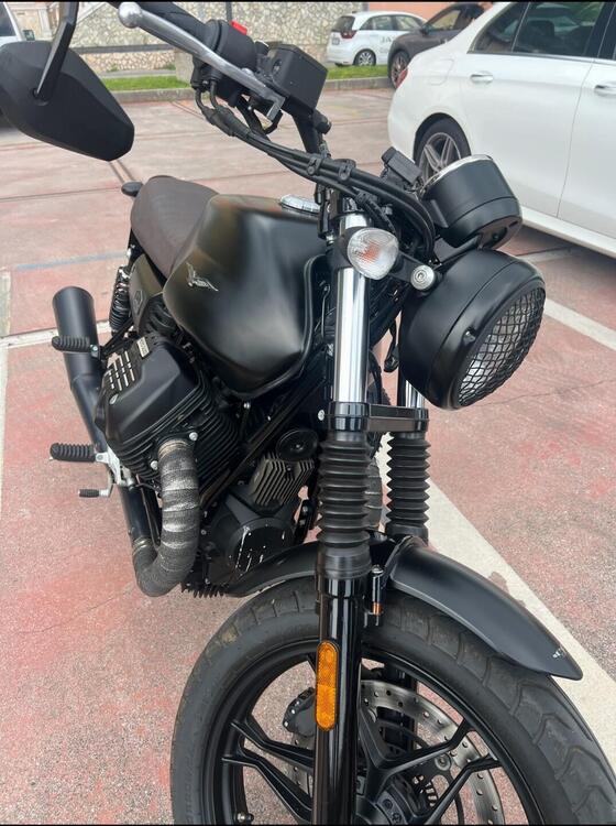 Moto Guzzi V7 III Stone (2017 - 20) (4)