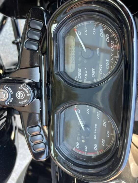 Harley-Davidson 107 Road Glide Special (2017 - 18) - FLTRXS (5)