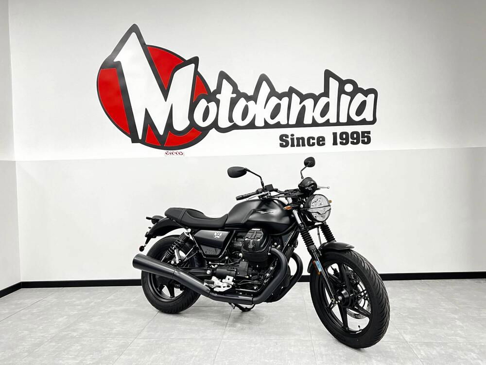 Moto Guzzi V7 Stone (2021 - 24)