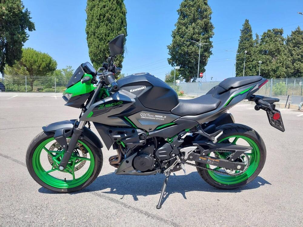 Kawasaki Z 500 SE (2024) (5)