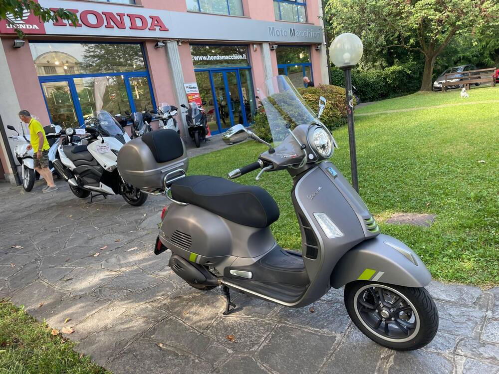 Vespa GTS 300 Super Tech (2023 - 24) (4)