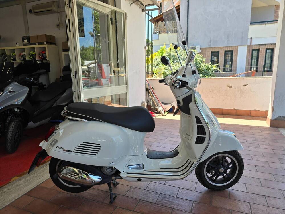 Vespa GTS 300 Super (2023 - 24)