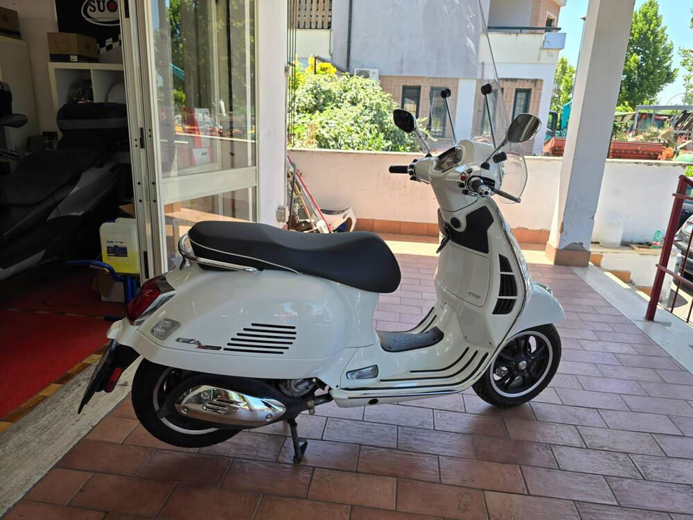 Vespa GTS 300 Super (2023 - 24) (3)