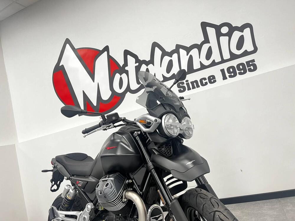 Moto Guzzi V85 Strada (2024) (2)