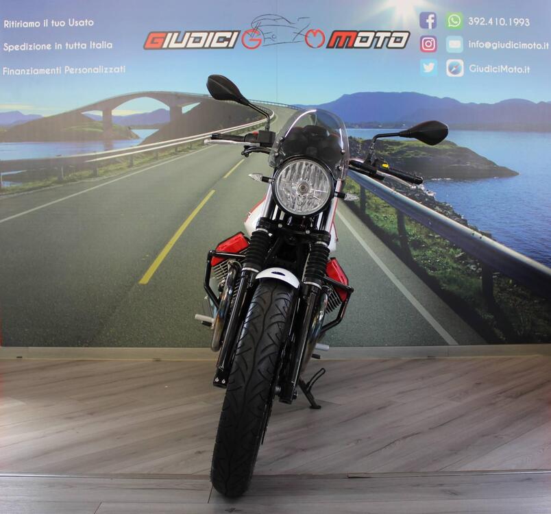 Moto Guzzi V7 Stone (2012 - 15) (2)