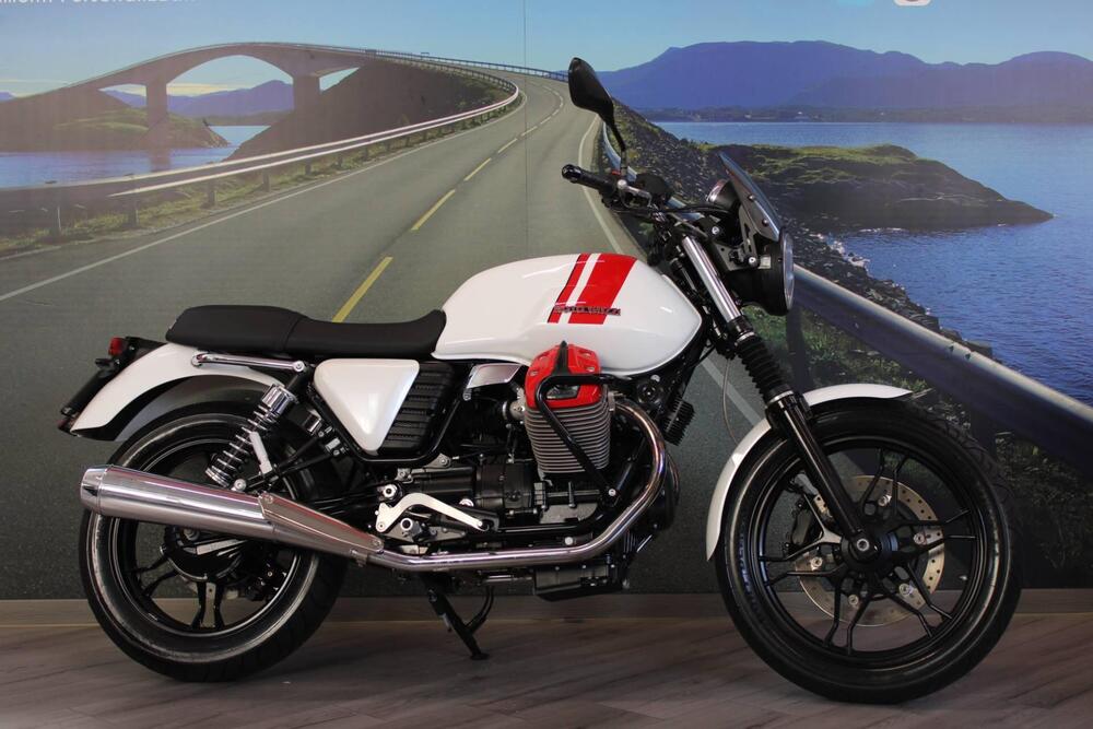 Moto Guzzi V7 Stone (2012 - 15) (5)