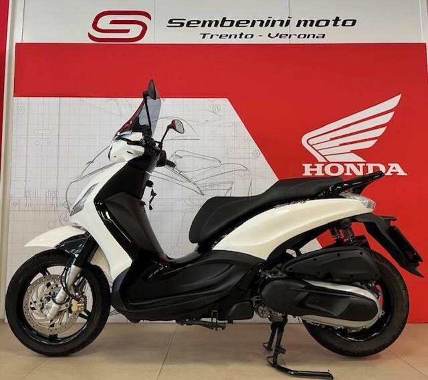 Piaggio Beverly 350 ABS (2016 - 20) (2)