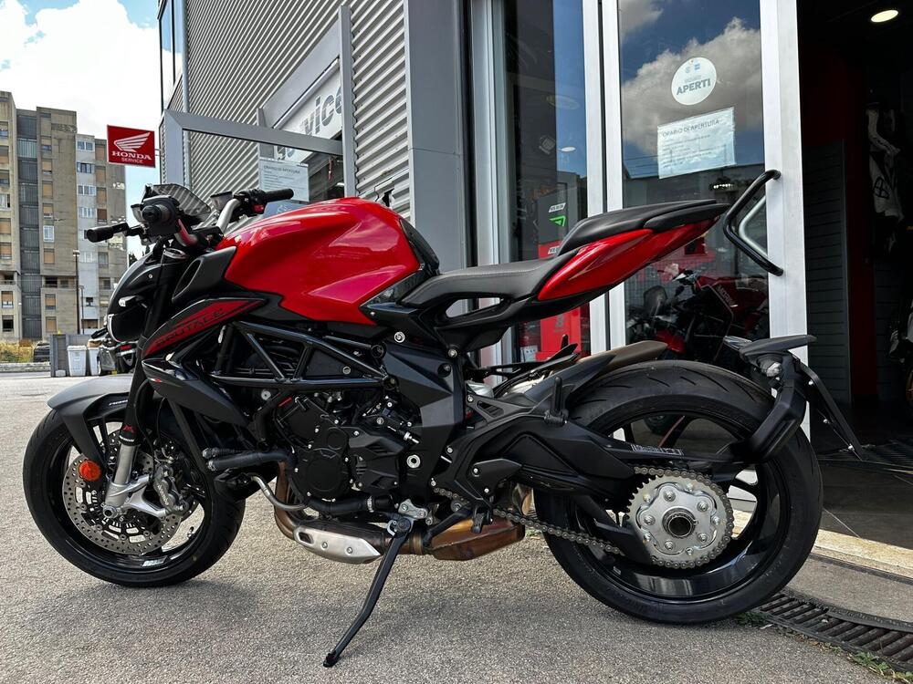 MV Agusta Brutale 800 Rosso (2021 - 23) (2)