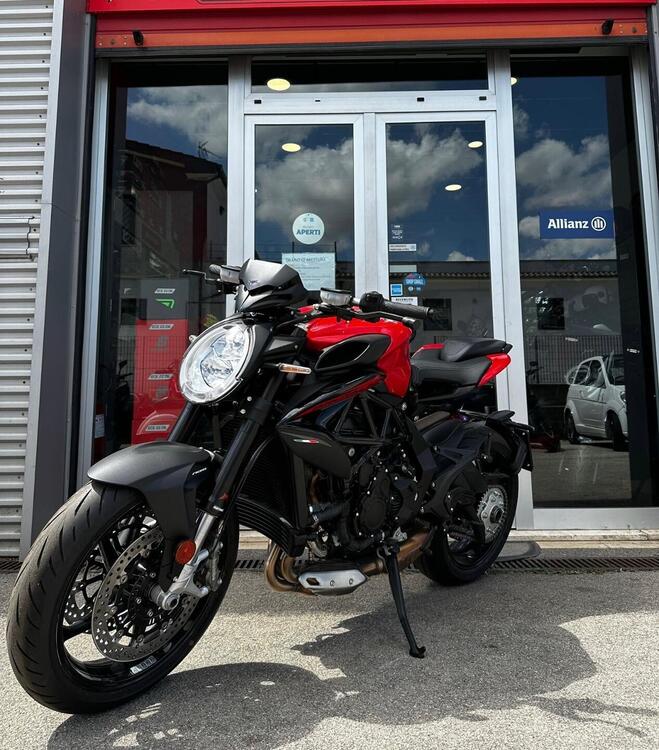 MV Agusta Brutale 800 Rosso (2021 - 23) (4)