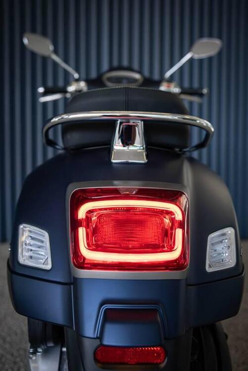 Vespa GTS 300 Super Tech (2023 - 24) (3)