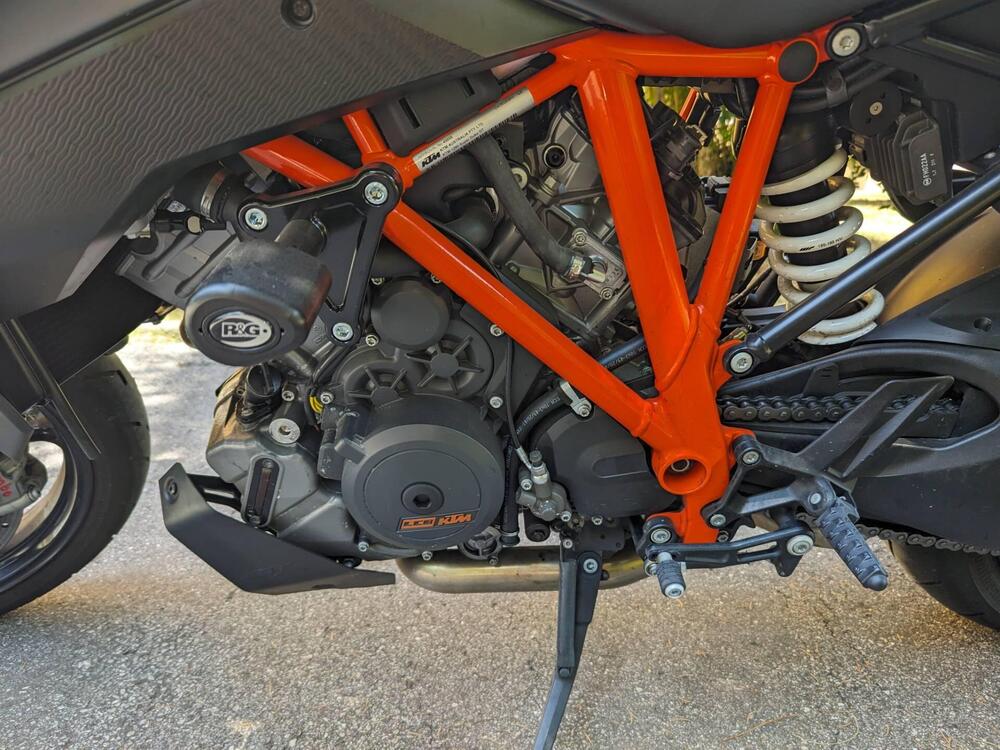 KTM 1290 Super Duke GT (2022 - 24) (3)