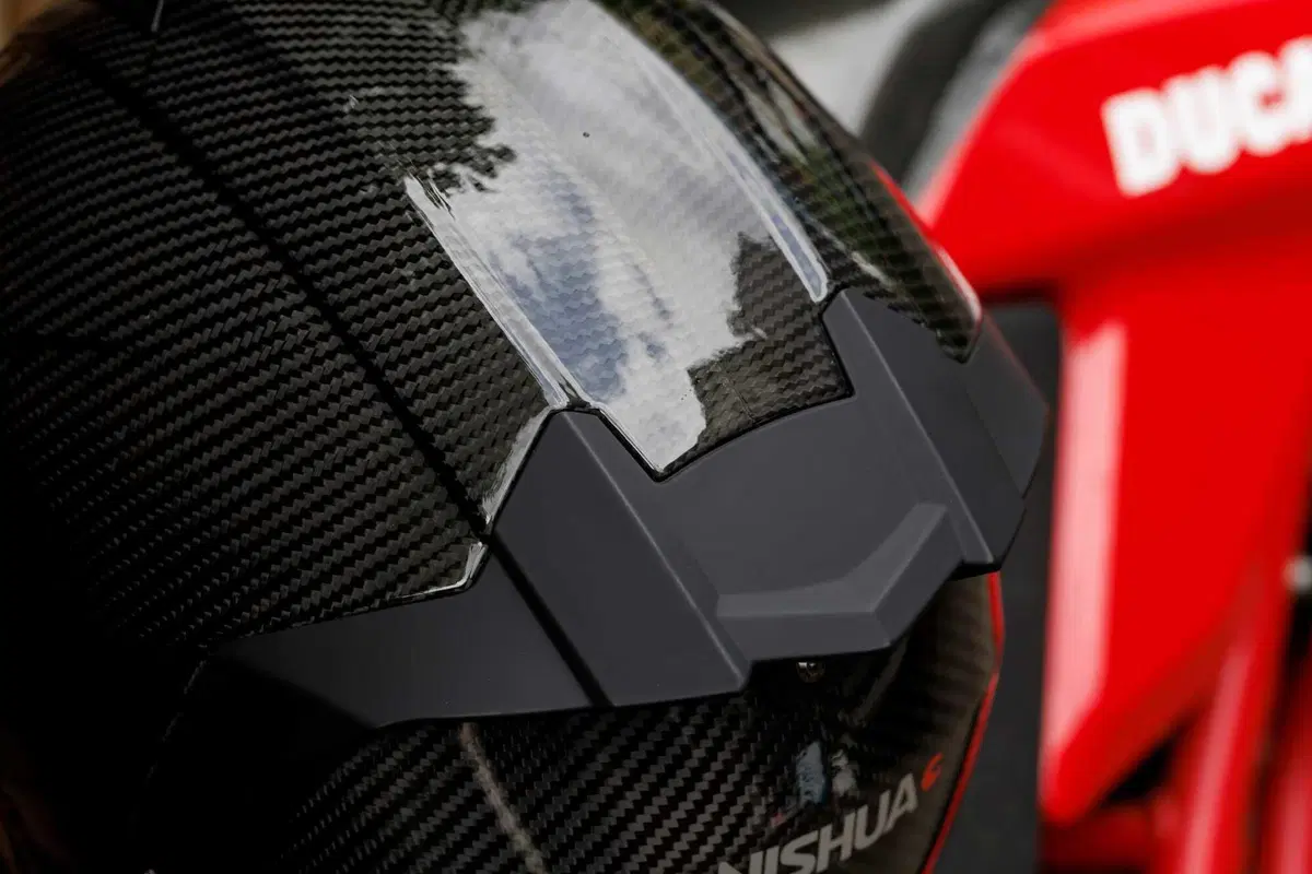 Louis Moto presenta il nuovo Carbon NRX-3 (20)