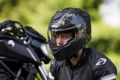 Louis Moto presenta il nuovo Carbon NRX-3