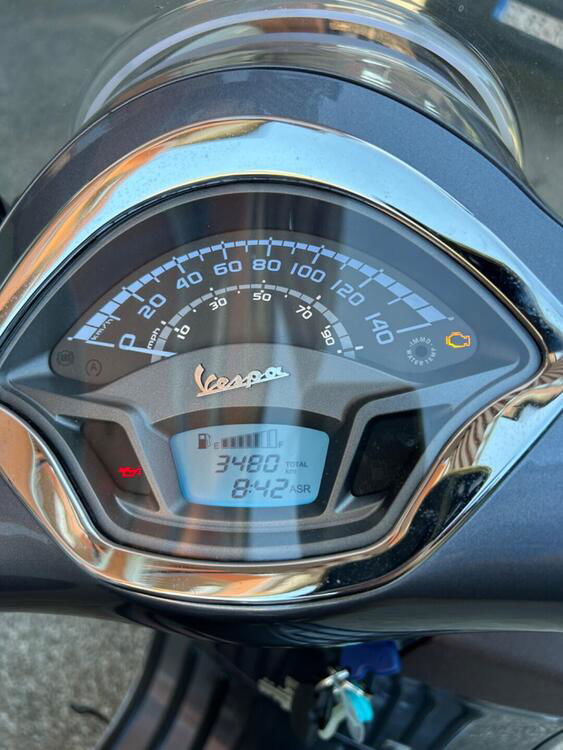 Vespa GTS 300 Hpe Touring (2019) (5)