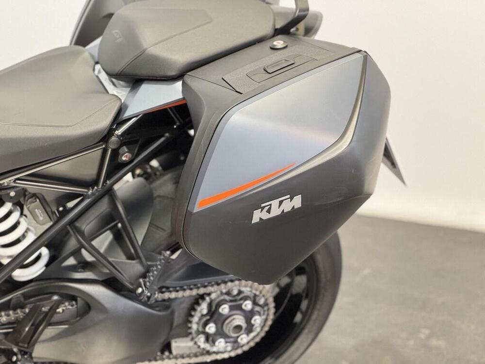 KTM 1290 Super Duke GT (2022 - 24) (5)