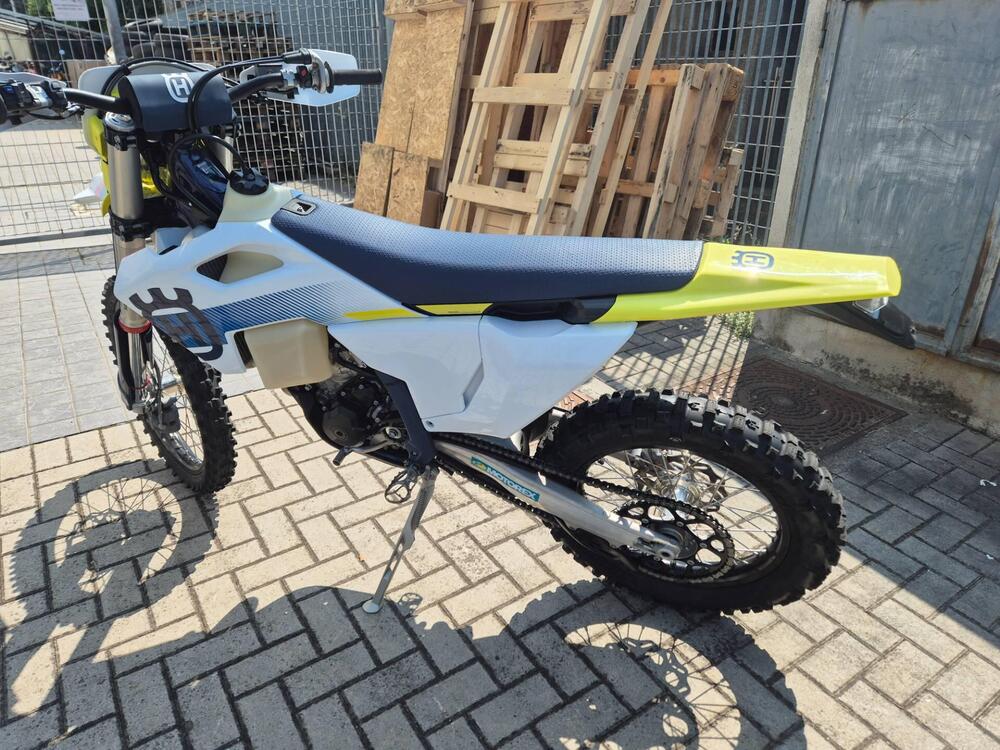 Husqvarna FE 250 (2024) (2)