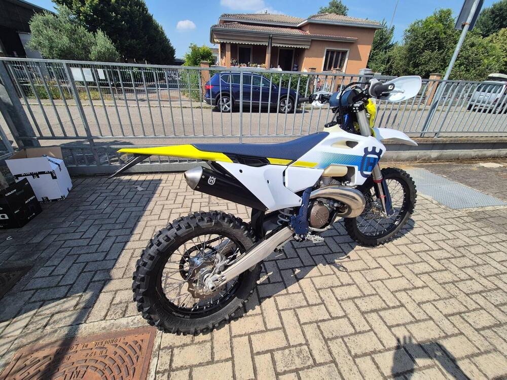 Husqvarna TE 300 (2024) (2)