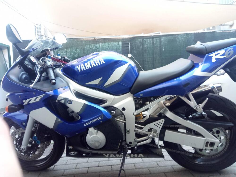 Yamaha YZF R6 (2001 - 02) (5)