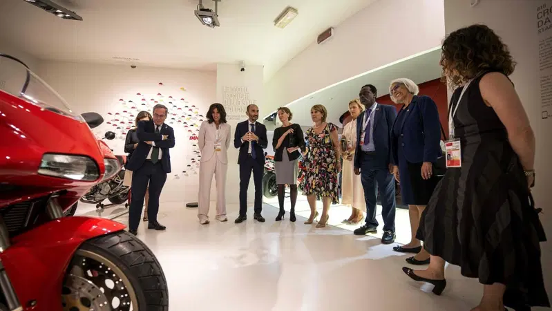Ministri del G7 in visita alla Ducati