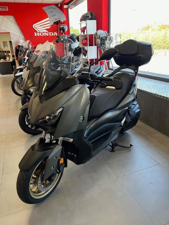 Yamaha X-Max 400 Tech Max (2020) (2)