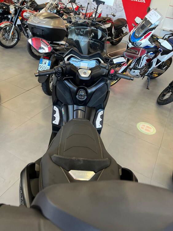 Yamaha X-Max 400 Tech Max (2020) (4)