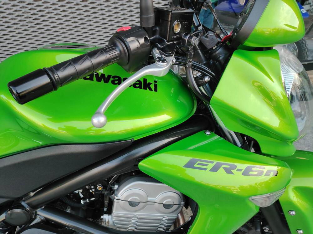 Kawasaki ER-6N (2005 - 08) (2)